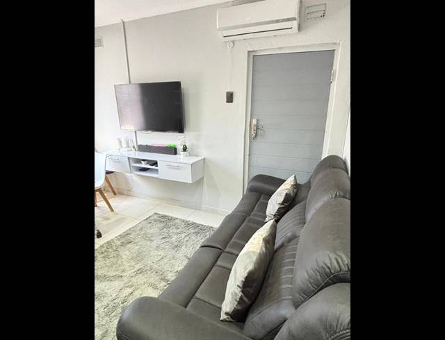2 BEDROOM HOUSE FOR SALE IN SHALLCROSS